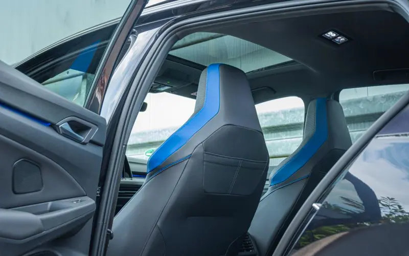 Volkswagen Golf VIII R 4Motion * AKRAPOVIC * STAGE 2 * PANO * PERF - 127659