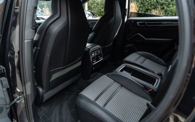 Porsche Cayenne Coupe S * CARBON pak * 1e Hand * Neue Wart - 131081