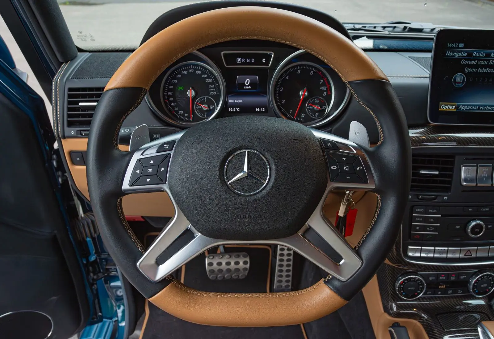 Mercedes-Benz G 650 Maybach Landaulet * 1st OWNER * CARBON * VOLL *  - 53388