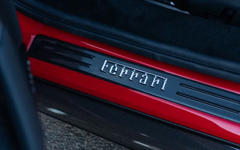 Ferrari 296 GTB * 1.HAND * CARBON * CARBON FELGEN * LIFT *  - 121315