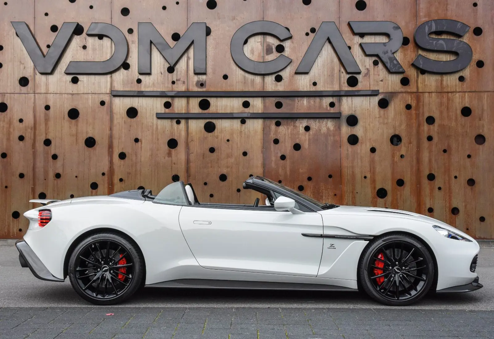 Aston Martin Vanquish Zagato Volante * 1 OF 99 * ONLY 7.000KM *  - 67369