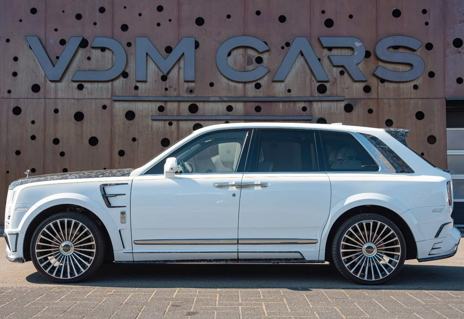Rolls-Royce Cullinan MANSORY * FORGED CARBON * ONLY 7600 KM *  - 85040