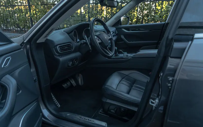 Maserati Levante Diesel * 1. HAND * SERVICE NEU * PANO * ACC * 360 - 122376