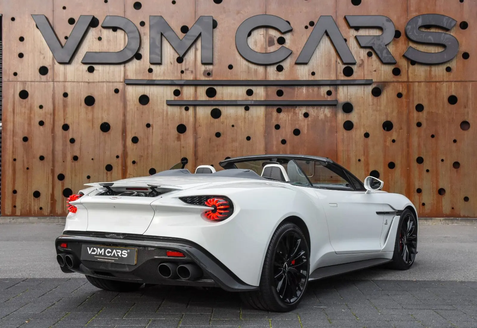 Aston Martin Vanquish Zagato Volante * 1 OF 99 * ONLY 7.000KM *  - 58089