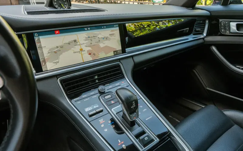 Porsche Panamera Sport Turismo 4 E-Hybrid * SPORTPAKET * CH - 166169