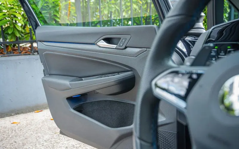 Volkswagen Golf VIII R 4Motion * AKRAPOVIC * STAGE 2 * PANO * PERF - 127654