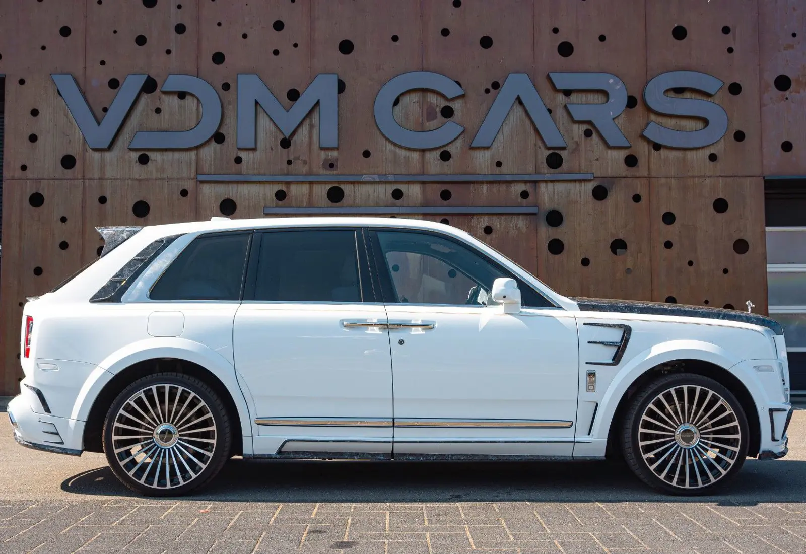 Rolls-Royce Cullinan MANSORY * FORGED CARBON * ONLY 7600 KM *  - 85039