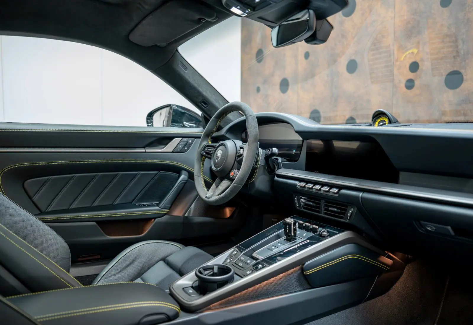 Porsche 911 Turbo S * 992.2 * MY26 * SPORTDES * CARBON EXTERIOR - 145886