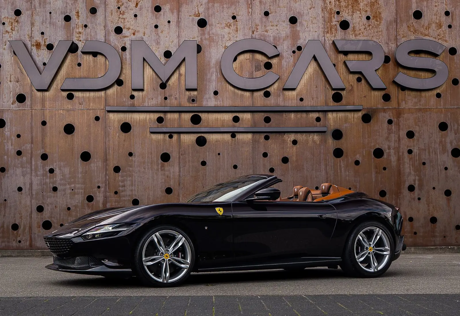 Ferrari Roma Spider * SPECIAL COLOR * VENT * VOLL * LP €345.000 - 171118