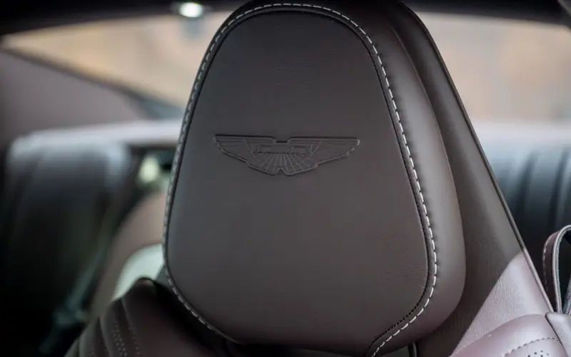 Aston Martin DB11 4.0 V8 * 9.564 km * INSPEKTION NEU * B&amp;O * 360 *  - 165690