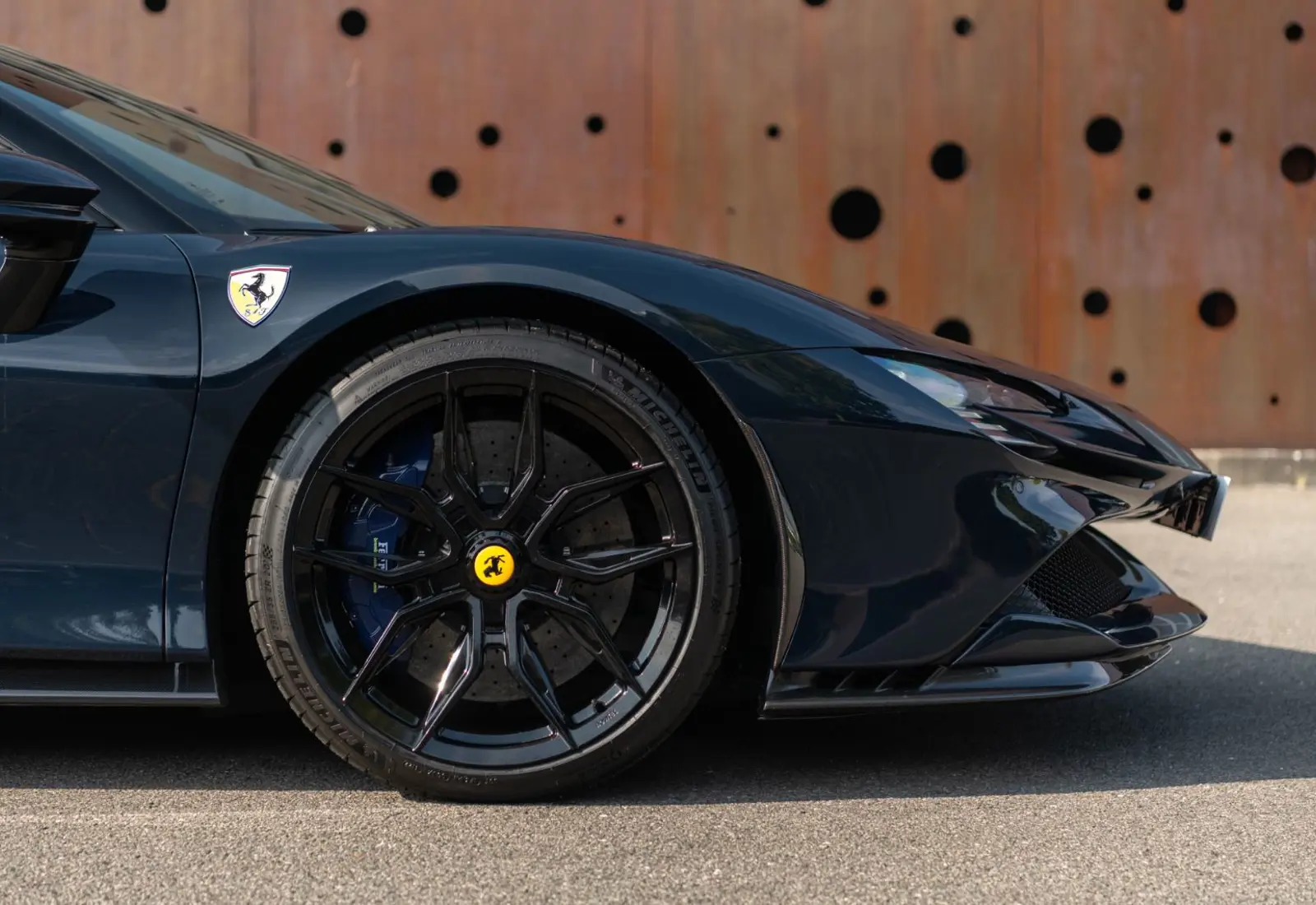 Ferrari SF90 Spider * CARBON(12x) * CARPLAY * LIFT * TWO-TONE *  - 117907