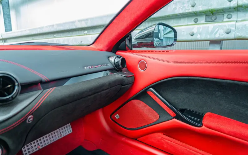 Ferrari F12 Berlinetta * ALCANTARA * CUSTOM * CARBON *  - 137178