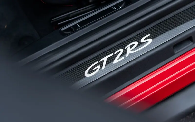 Porsche 911 GT2 RS * WEISSACH * 1.HAND * NUR 732KM * CLUBSPORT - 128634