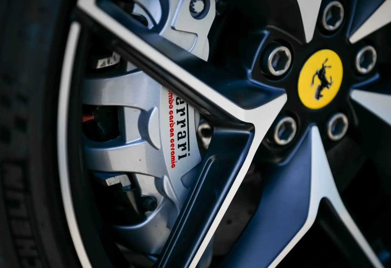 Ferrari 488 Pista Spider * CARBON (12x) * LIFT * AFS * PPF * MWST - 123808