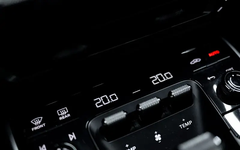 Porsche 992 Carrera 4S * 18-WEG * H.ACHSLENKUNG * SITZBELÜFT *  - 138358