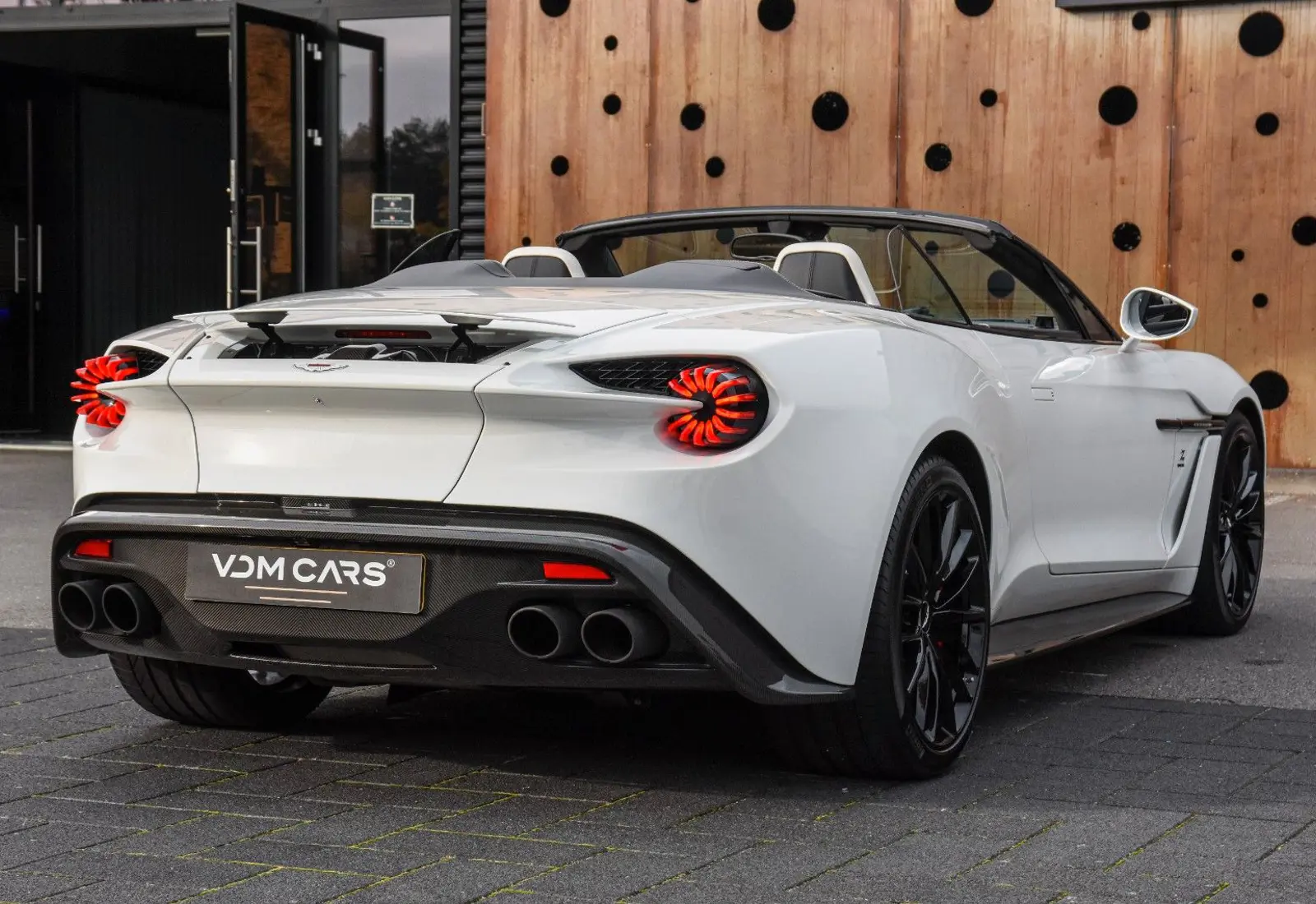 Aston Martin Vanquish Zagato Volante * 1 OF 99 * ONLY 7.000KM *  - 67365