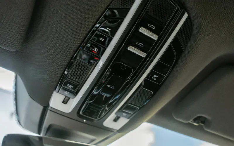 Porsche Panamera Sport Turismo 4 E-Hybrid * SPORTPAKET * CH - 166171