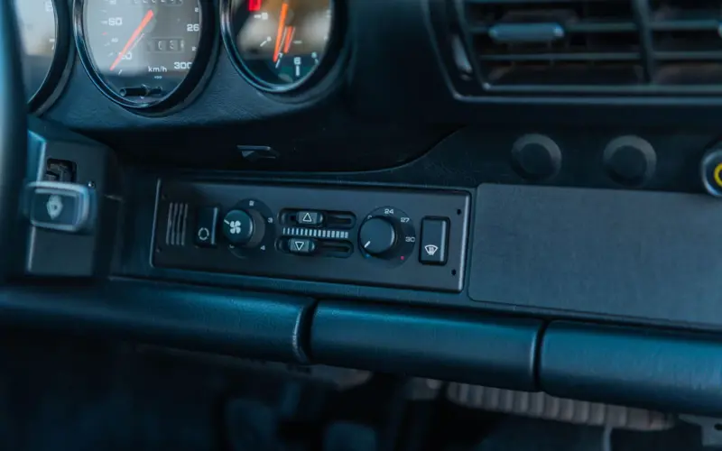 Porsche 964 Carrera RS * 32.500KM * Restauriert * Indisch Rot - 135676