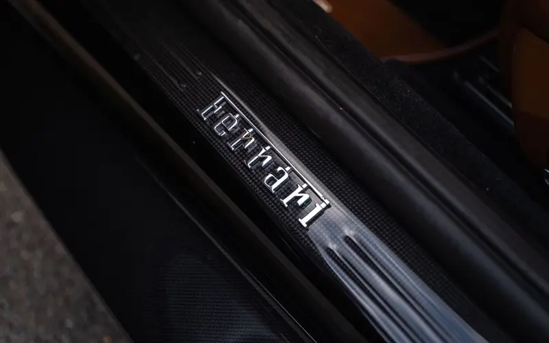 Ferrari Roma Spider * SPECIAL COLOR * VENT * VOLL * LP €345.000 - 171166