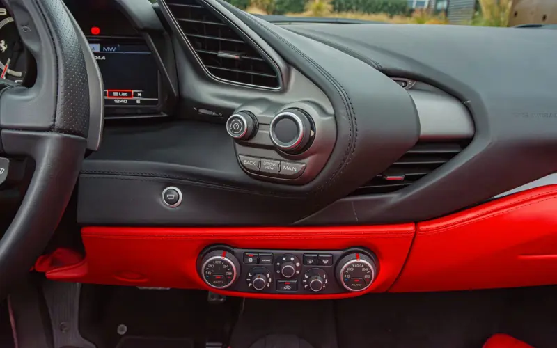 Ferrari 488 Spider * NEW SERVICE * NEW POWER * CAMERA * LEATHER - 96918