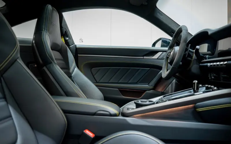 Porsche 911 Turbo S * 992.2 * MY26 * SPORTDES * CARBON EXTERIOR - 145909