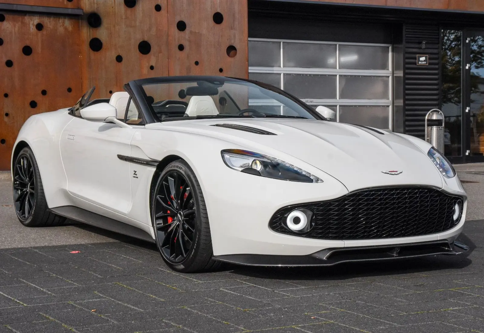 Aston Martin Vanquish Zagato Volante * 1 OF 99 * ONLY 7.000KM *  - 67364