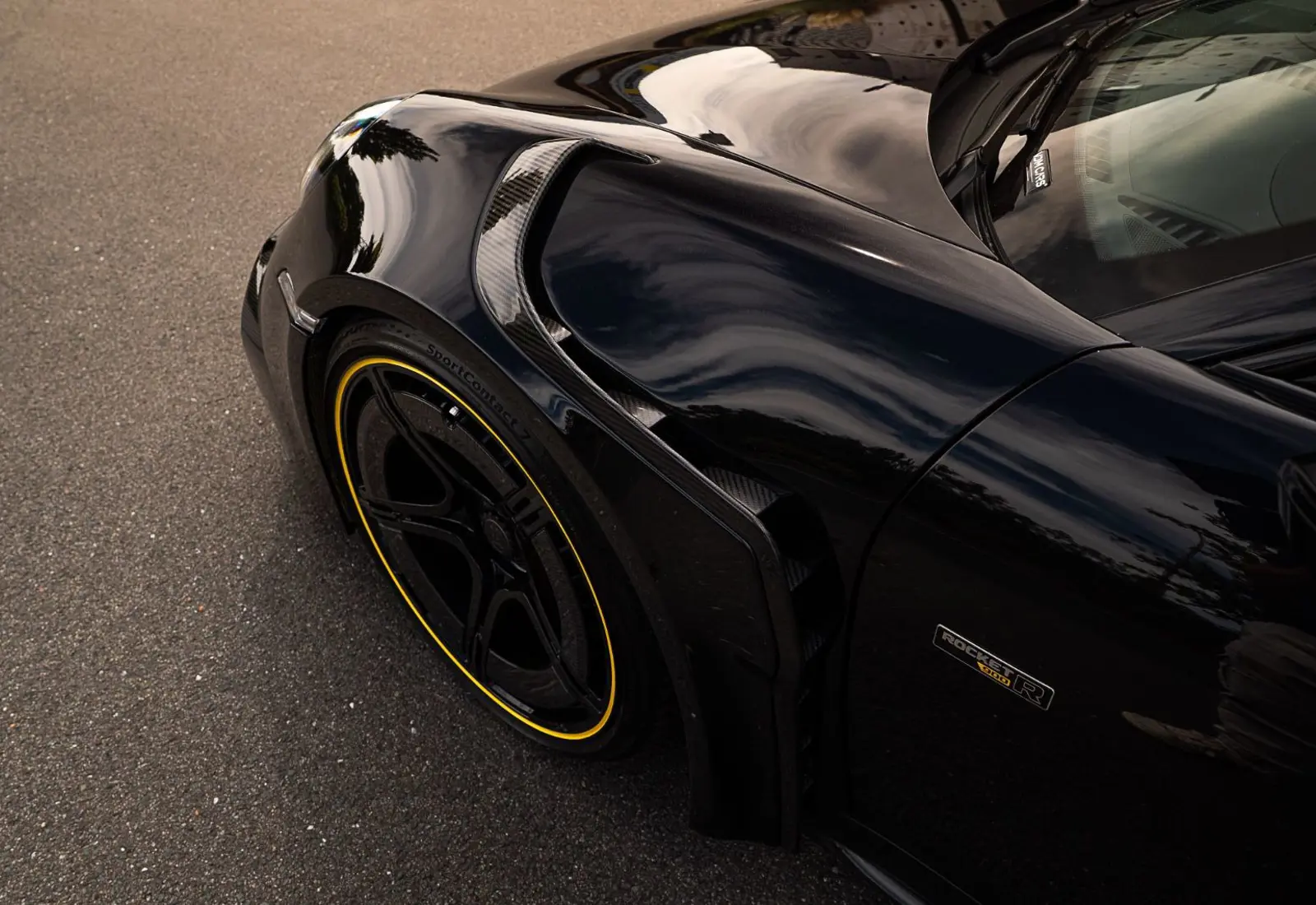 Porsche 911 BRABUS ROCKET R * 1 OF 25 * 900HP * CARBON * LIFT *  - 174536