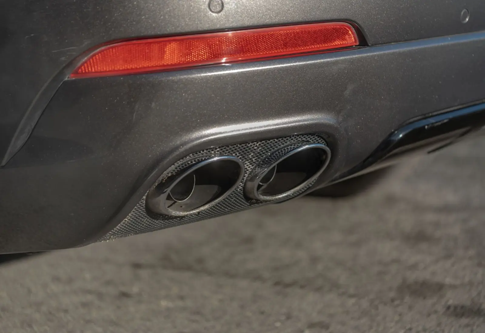 Maserati Levante Diesel * 1. HAND * SERVICE NEU * PANO * ACC * 360 - 122373