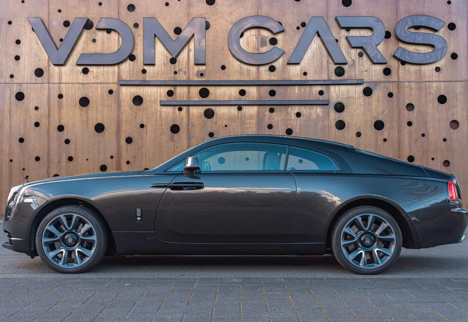 Rolls-Royce Wraith 6.6 V12 * MASSAGE * BESPOKE * DRIVE ASSIST+ *  - 113321