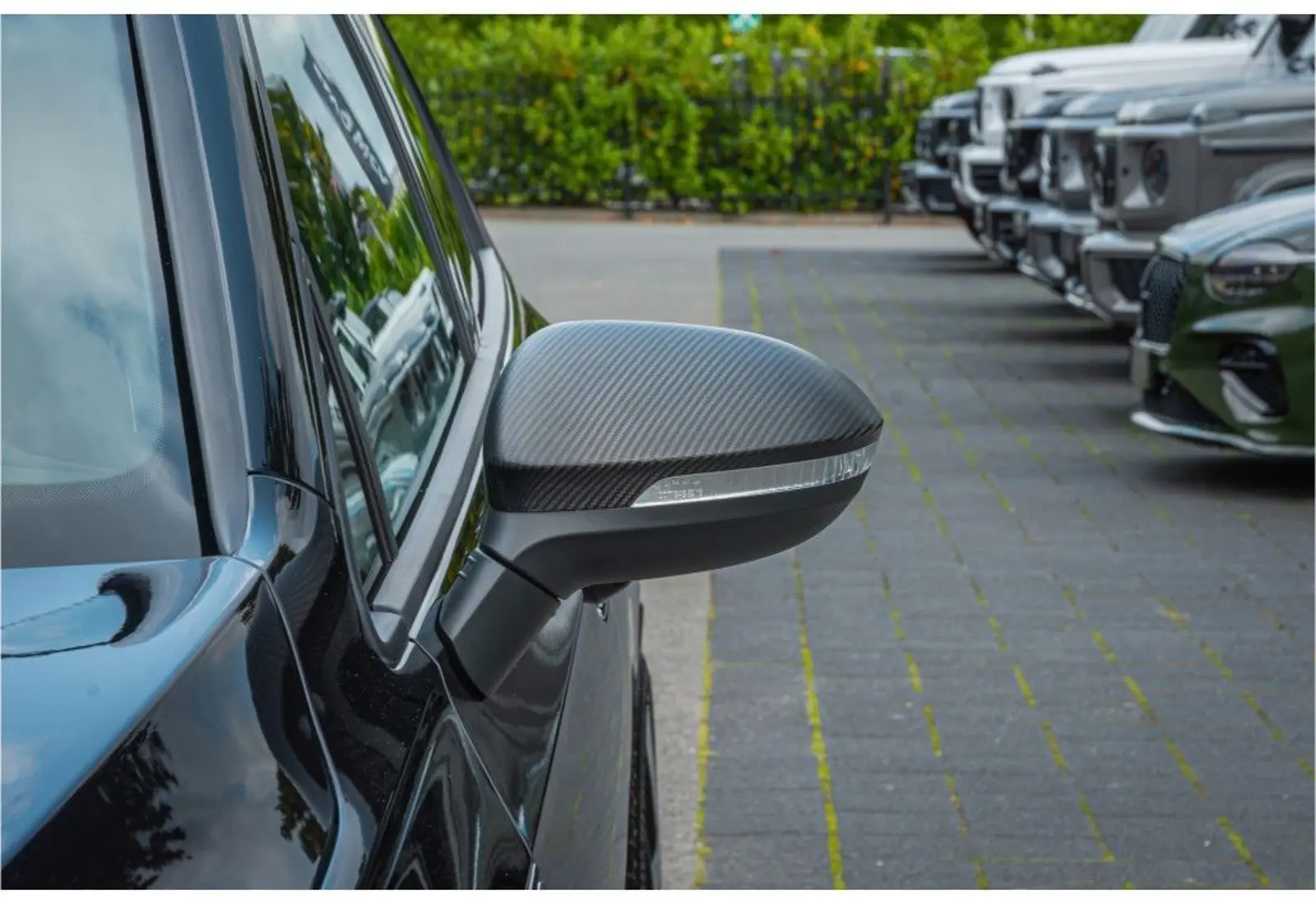 Volkswagen Golf VIII R 4Motion * AKRAPOVIC * STAGE 2 * PANO * PERF - 127651