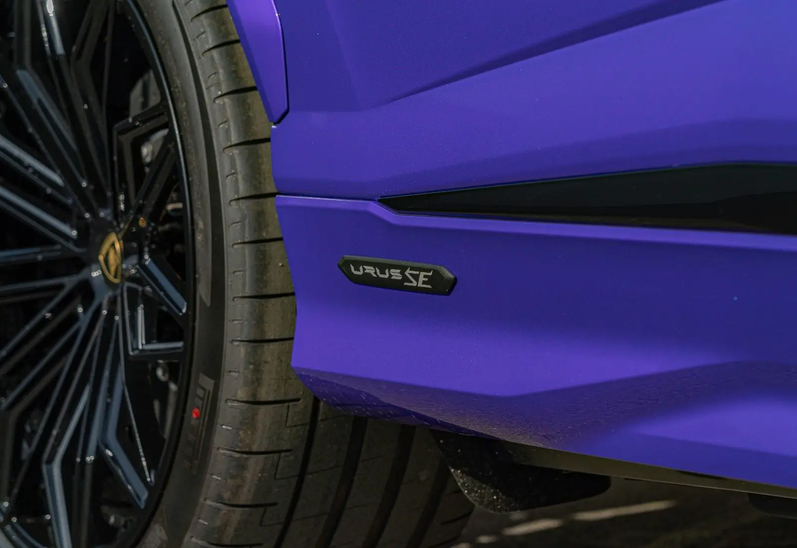 Lamborghini Urus SE * AD PERSONAM * VIOLA HONGKONG * MASSAGE * VOLL - 135940