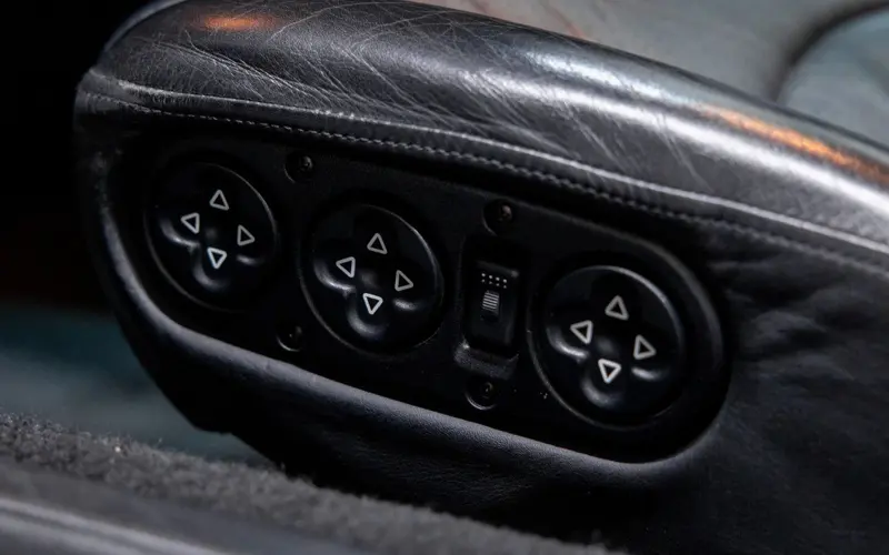 Porsche 993 Carrera 4S Coupé * Schaltgetriebe * Dach *  - 128087