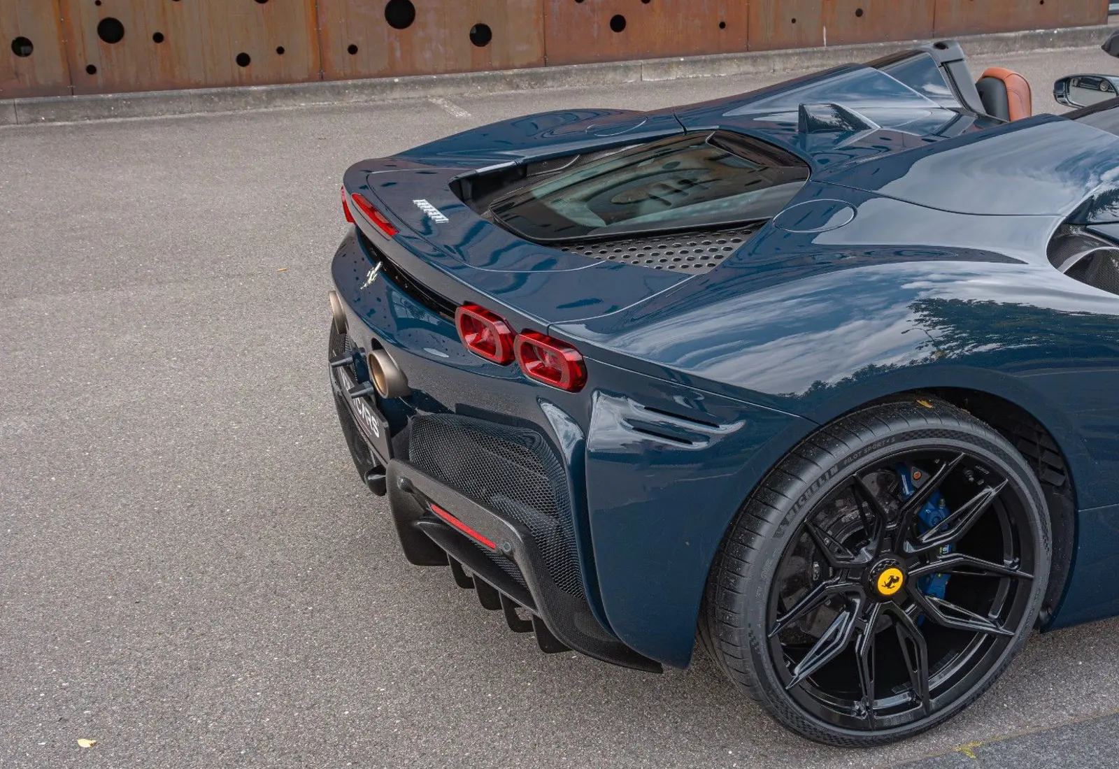 Ferrari SF90 Spider * CARBON(12x) * CARPLAY * LIFT * TWO-TONE *  - 110864