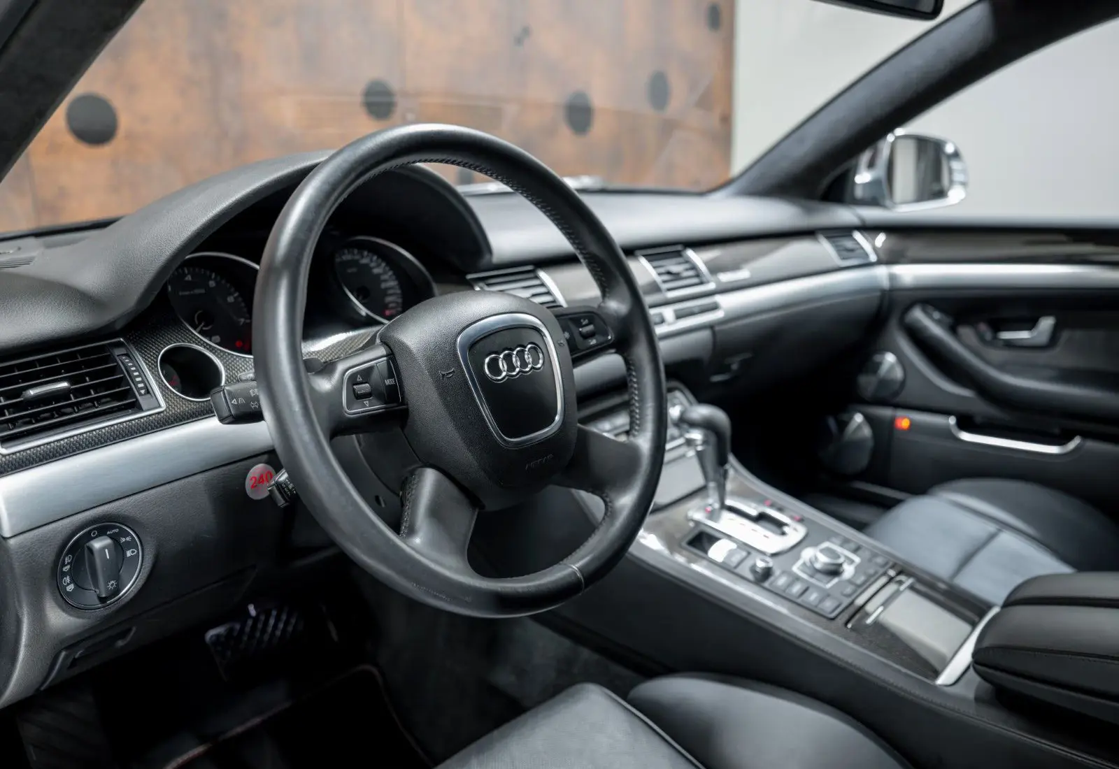 Audi S8 5.2 quattro * MASSAGE * LUFTFEDERUNG * CARBON *  - 166330