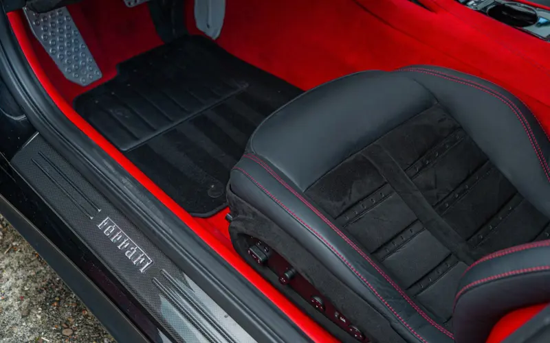 Ferrari F12 Berlinetta * ALCANTARA * CUSTOM * CARBON *  - 137169