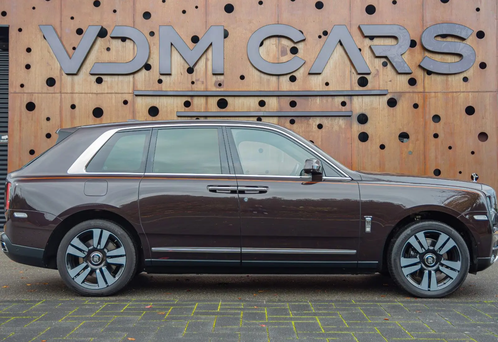 Rolls-Royce Cullinan * FOND-ENT. * VIEWING SUITE * BESPOKE * MASSAG - 96964