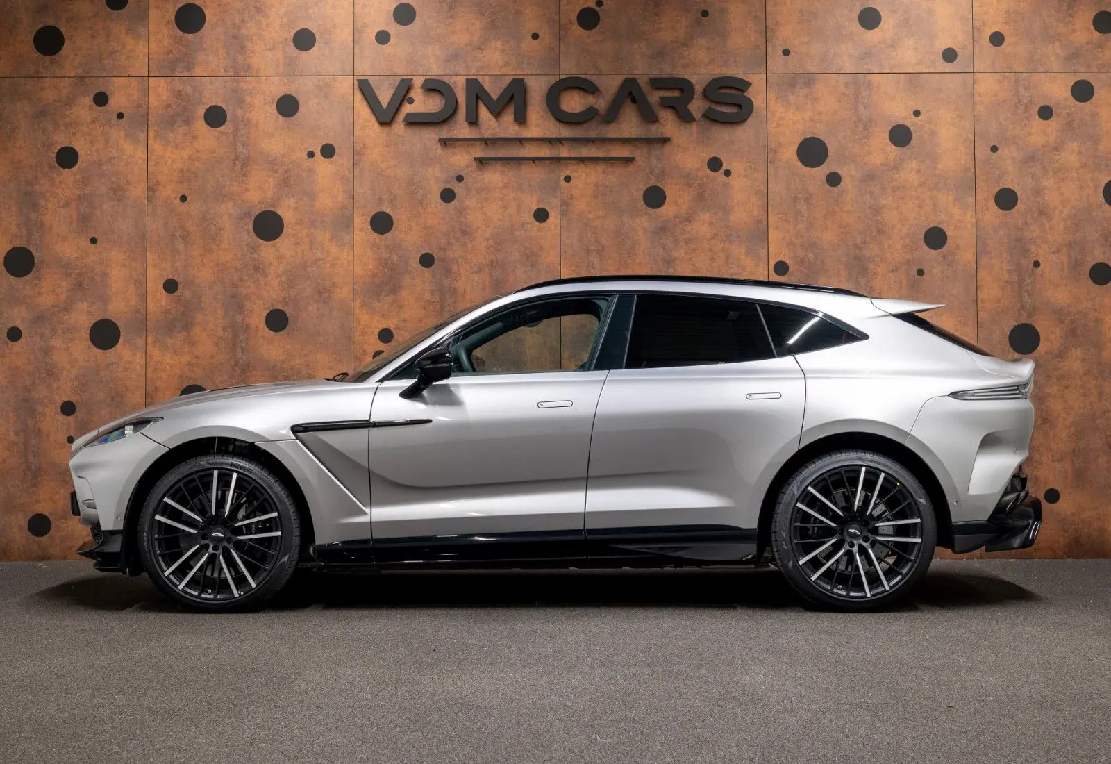 Aston Martin DBX 4.0 V8 707 * FACELIFT * ACC * 360 *  - 165741