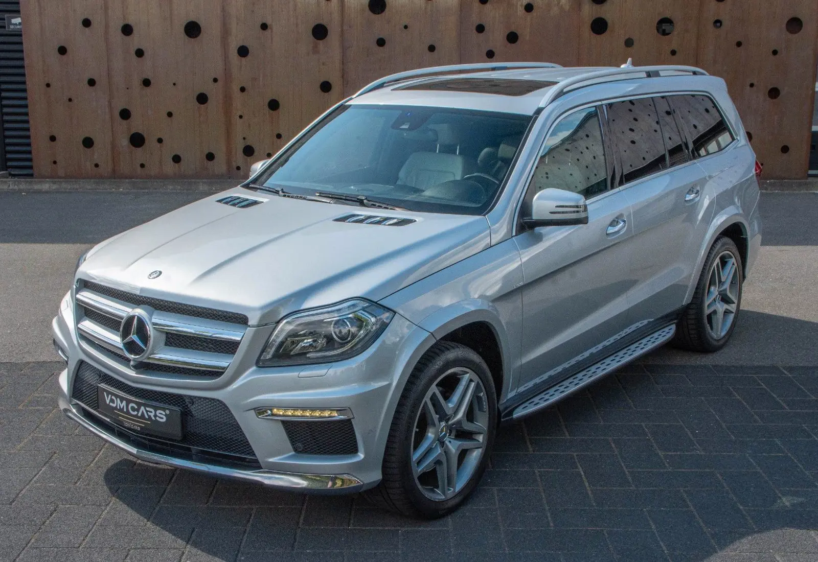 Mercedes-Benz GL 350 BlueTec 4M * AMG LINE * 7-SITZ * 360 * HARMAN *  - 114256