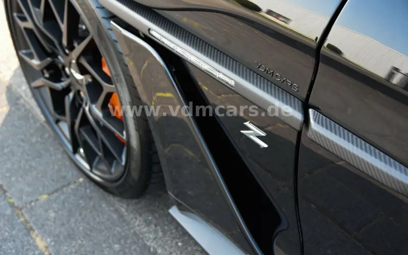 Aston Martin Vanquish Zagato Shooting Brake | 1 of 99 | NEW - 102401
