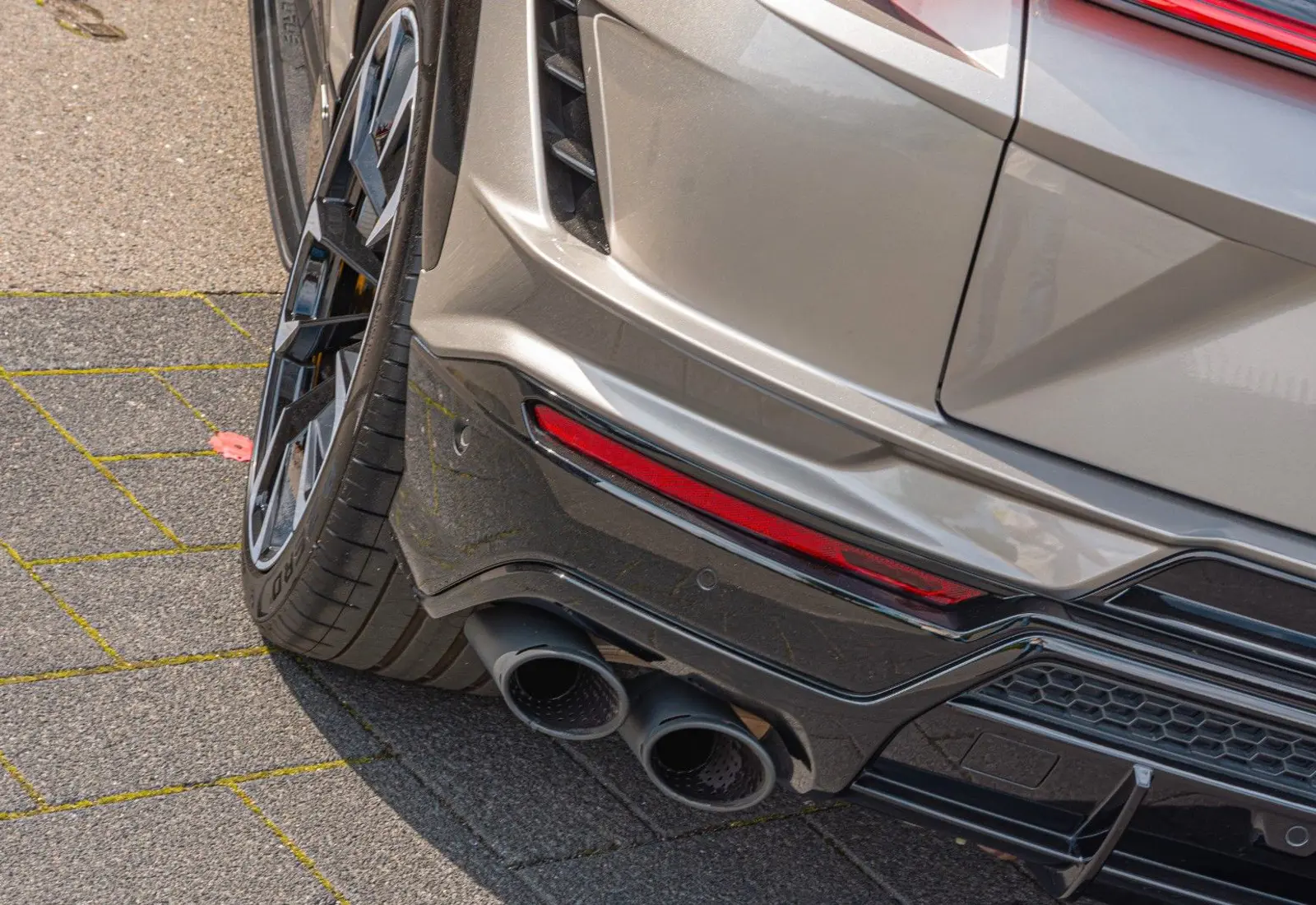 Lamborghini Urus 4.0 V8 S | Style Pack | Massage| B&amp;O|SOFORT - 129874