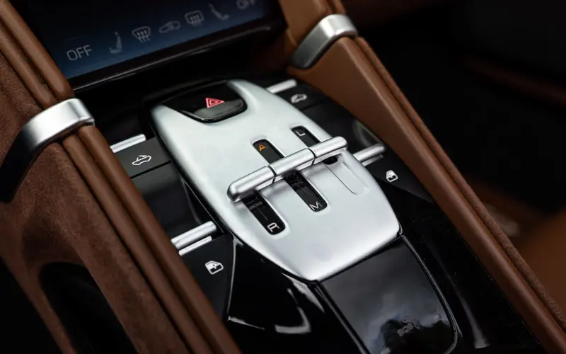 Ferrari Roma Spider * SPECIAL COLOR * VENT * VOLL * LP €345.000 - 171149