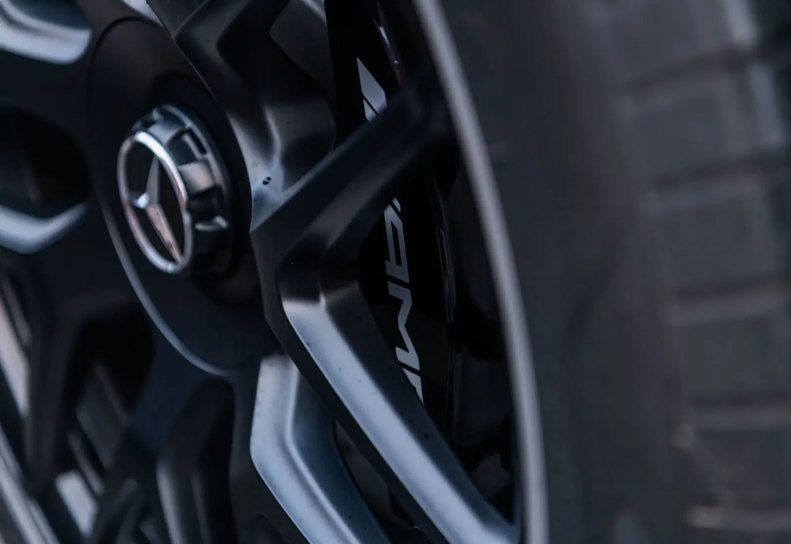 Mercedes-Benz G 63 AMG * PERFORMANCE * SUPERIOR * COMFORT * CARBON * NI - 129349