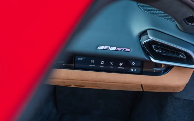 Ferrari 296 GTB * 1.HAND * CARBON * CARBON FELGEN * LIFT *  - 134433