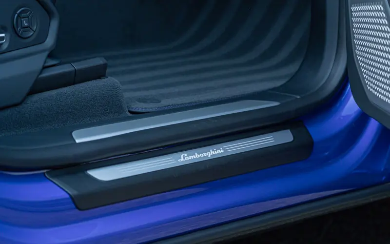 Lamborghini Urus SE * AD PERSONAM * VIOLA HONGKONG * MASSAGE * VOLL - 135964