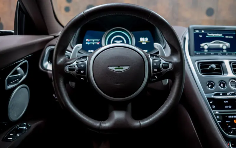 Aston Martin DB11 4.0 V8 * 9.564 km * INSPEKTION NEU * B&amp;O * 360 *  - 165681