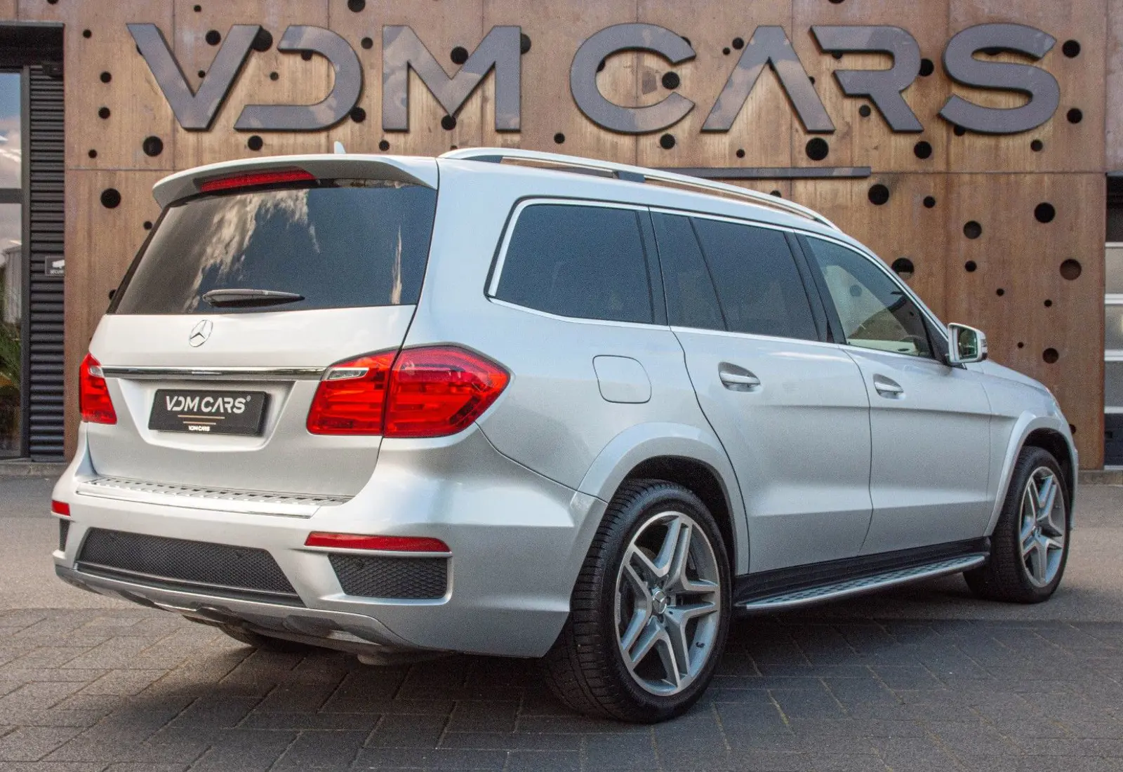 Mercedes-Benz GL 350 BlueTec 4M * AMG LINE * 7-SITZ * 360 * HARMAN *  - 114259