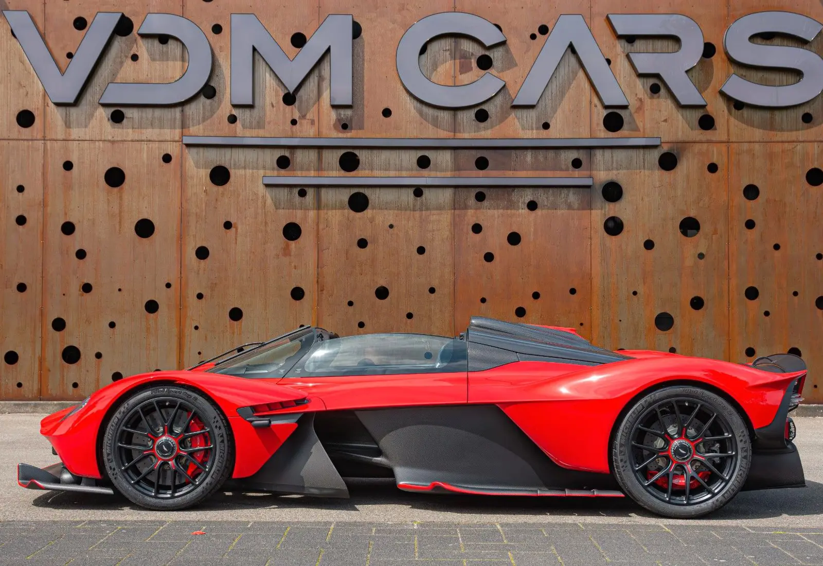 Aston Martin Valkyrie SPIDER * Q-COMMISSION * COLLECTOR PLAN *  - 126144