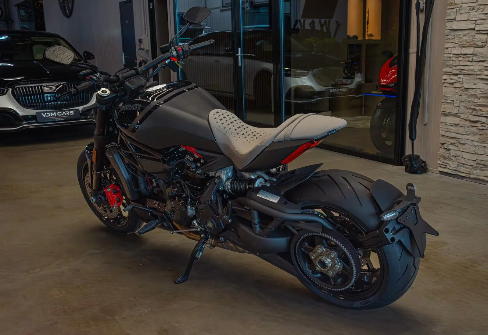 Ducati X-Diavel Nera * POLTRONA FRAU * 1 OF 500 * LIMITED ED - 54688