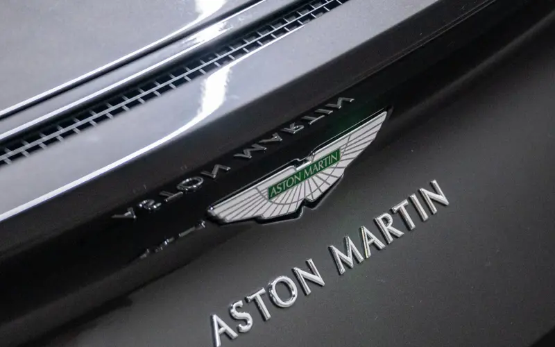 Aston Martin DB11 4.0 V8 * 9.564 km * INSPEKTION NEU * B&amp;O * 360 *  - 165694