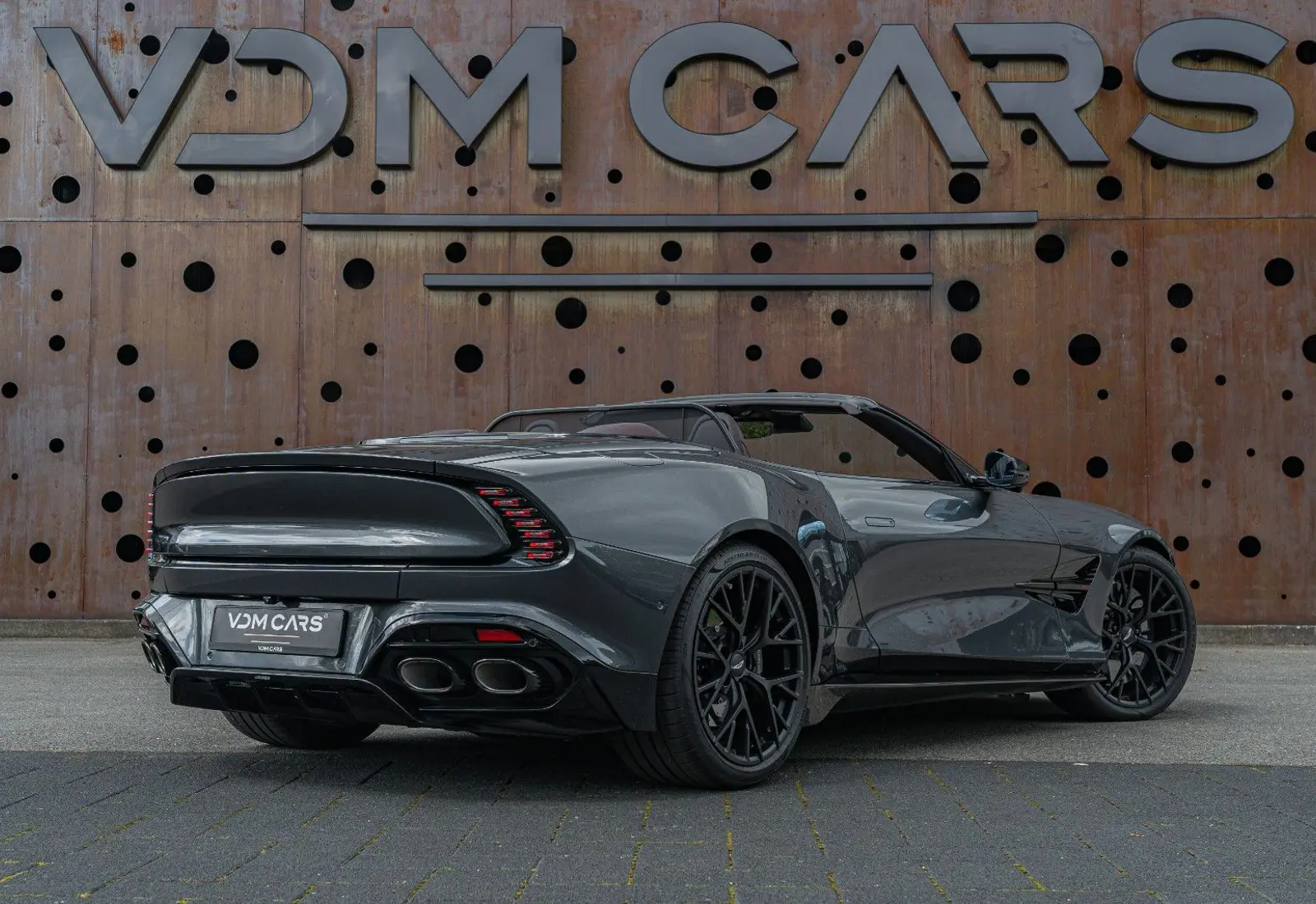 Aston Martin Vanquish Volante * Bowers &amp; Wilkins * Black-Pack *  - 145371